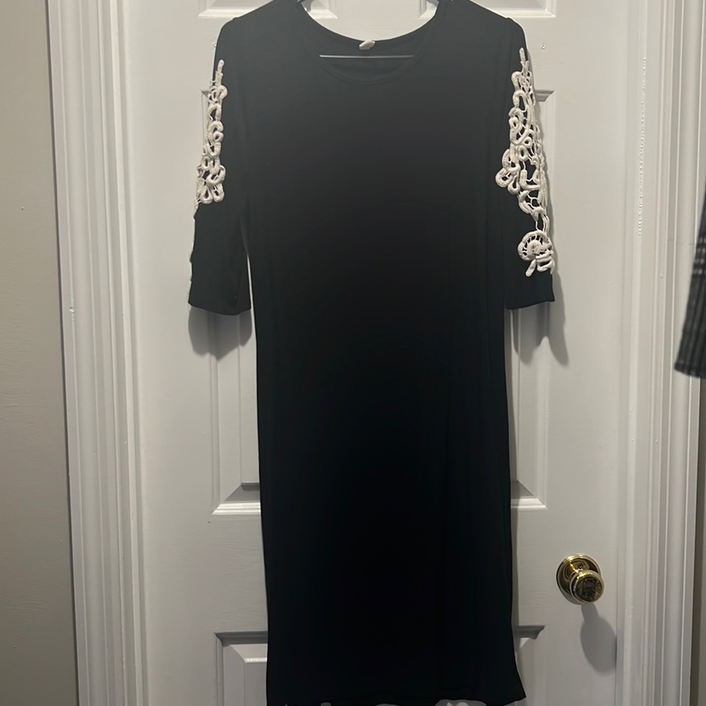 Simple and chic black maternity dress